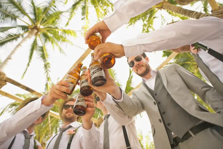 11+ Golf Bachelor Party Ideas We Love [Itineraries]